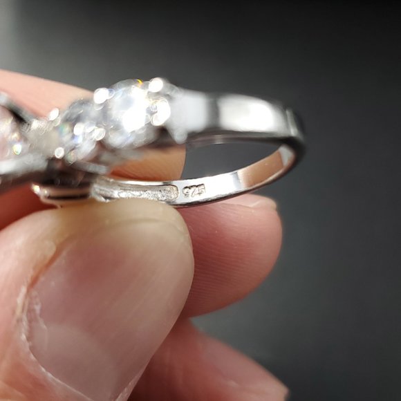 Size 5 Sterling Silver Raised Style Cubic Zirconia Ring - Picture 5 of 8